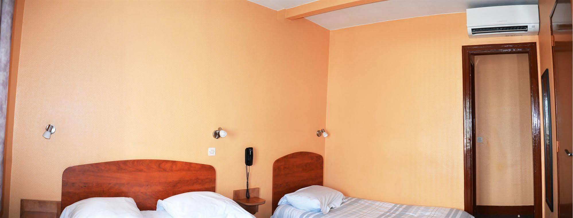 Le Cheval Noir Hotel Paris Pantin Zewnętrze zdjęcie